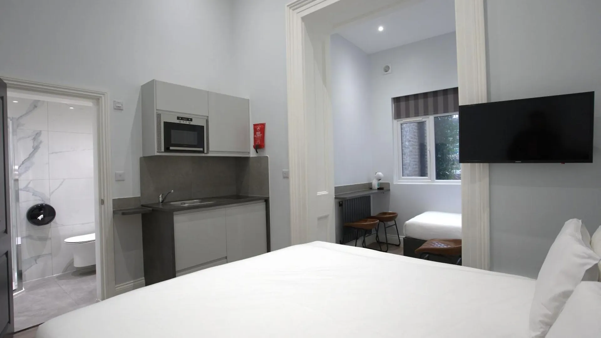 Where to Stay in Hyde Park: 5 Best 4-Star Hotels