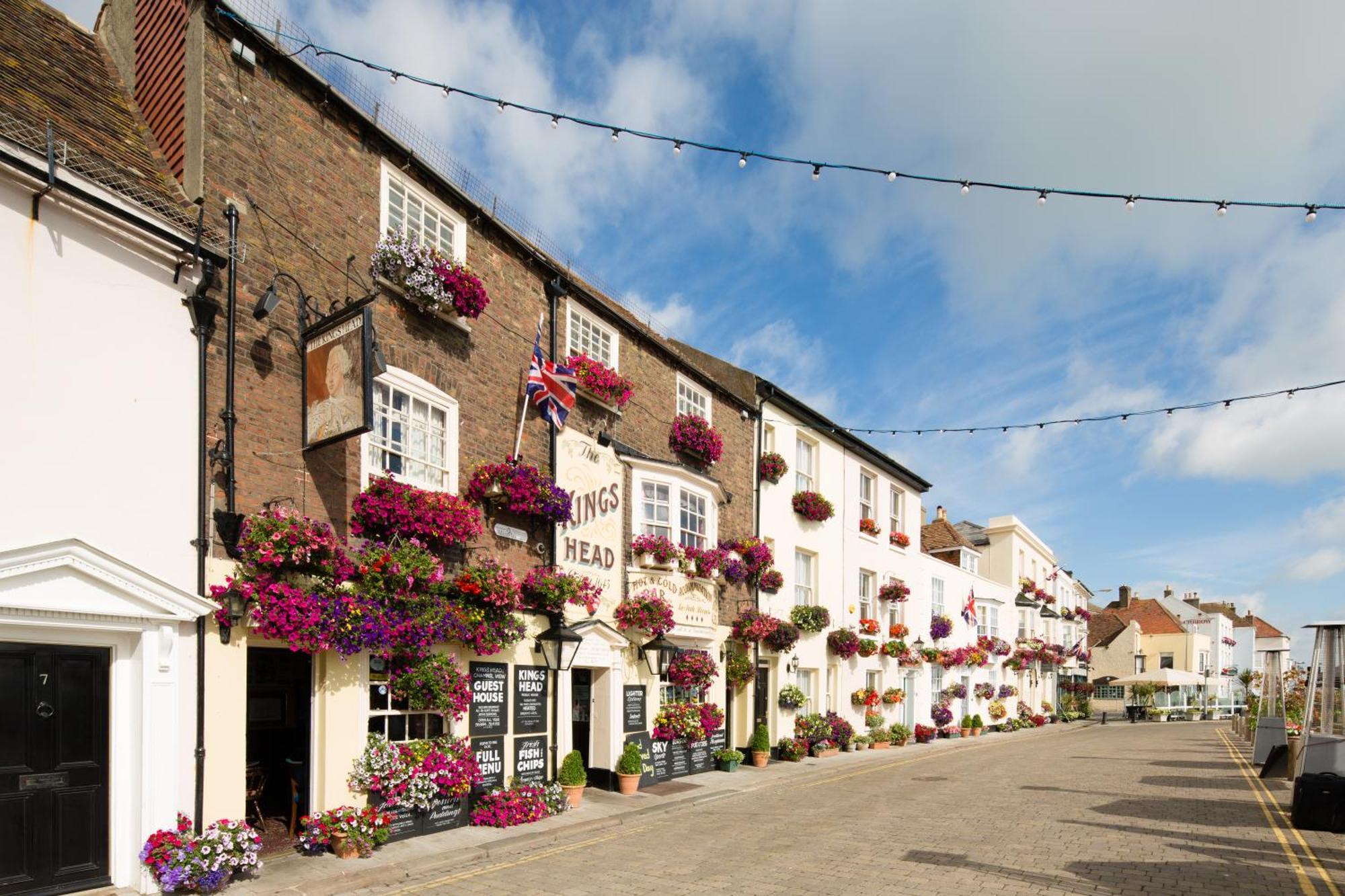 4 Smart Budget Hotels Near Richborough Roman Fort Worth Booking